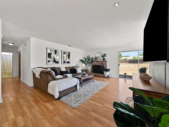 4th image of 23530 Carmena Rd