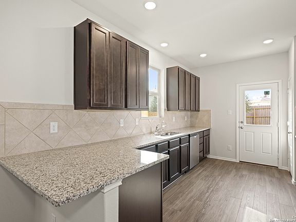 5th image of 4935 Sandstone Way