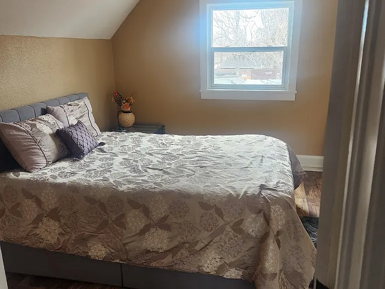 Guest bedroom upstairs