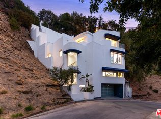 2130 Castilian Dr, Los Angeles, CA 90068