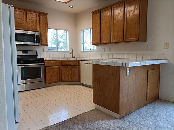 4th image of 1970 Rainier Cir
