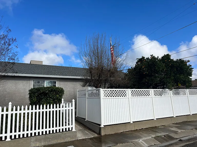 1620 Park Ave — Photo 2