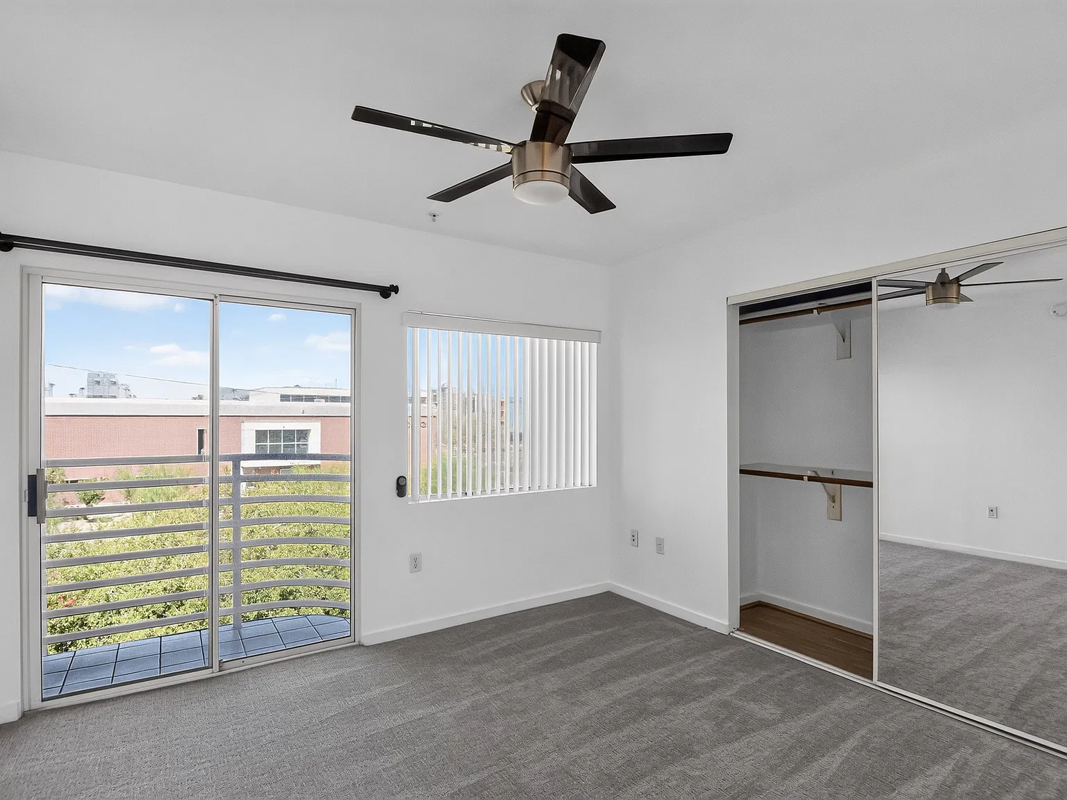 2 bed, 1009 sqft, $1,940 — Photo 2
