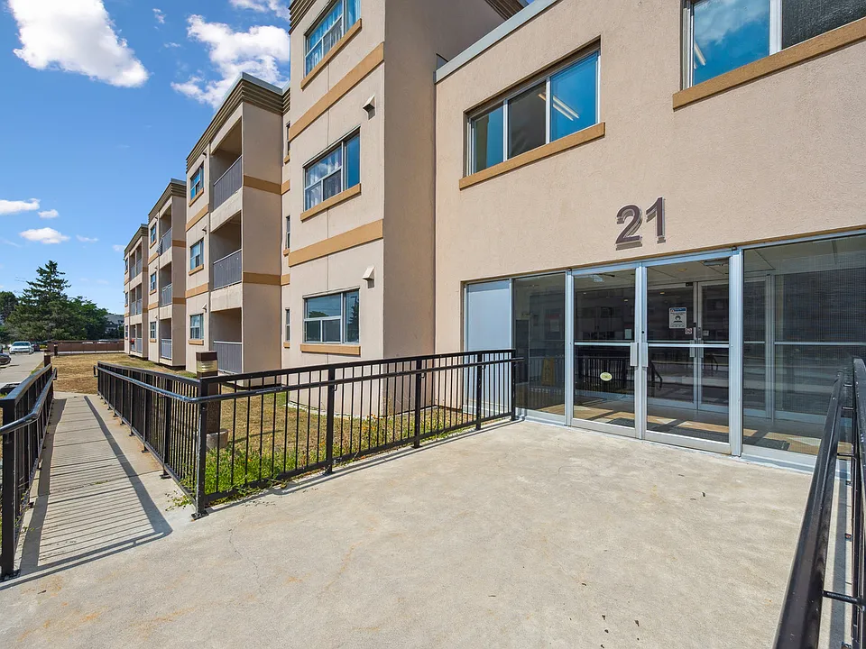 21 Pioneer Dr