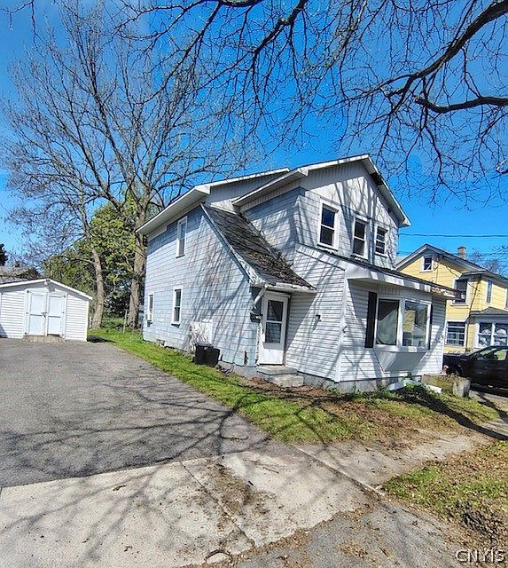 1st image of 513 S 1st St