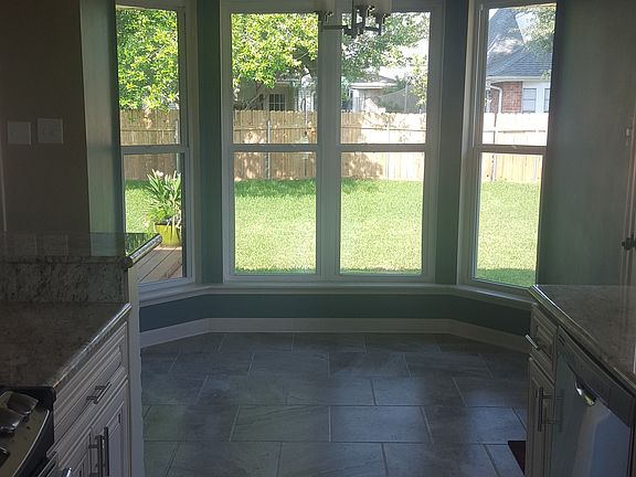 Kitchen/breakfast nook
