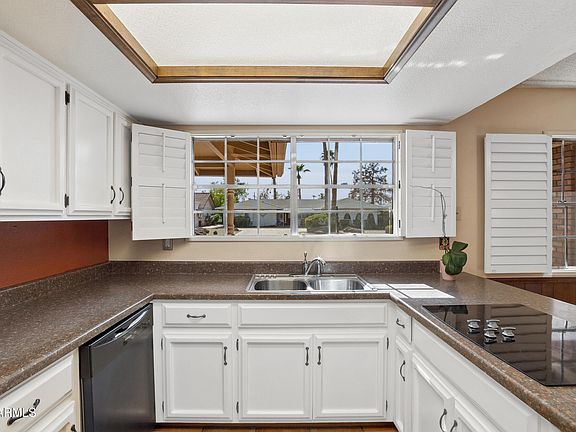5th image of 815 S SARANAC Avenue