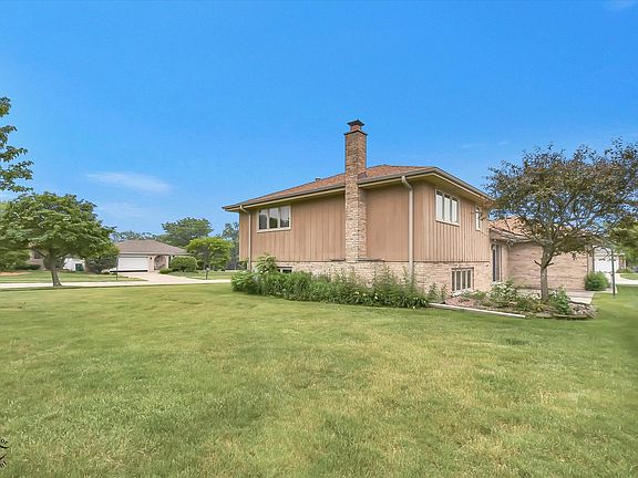 4th image of 8820 Meadowview Dr