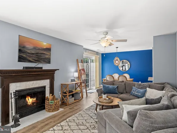1301 Lakeside Dr, Palmyra, NJ 08065