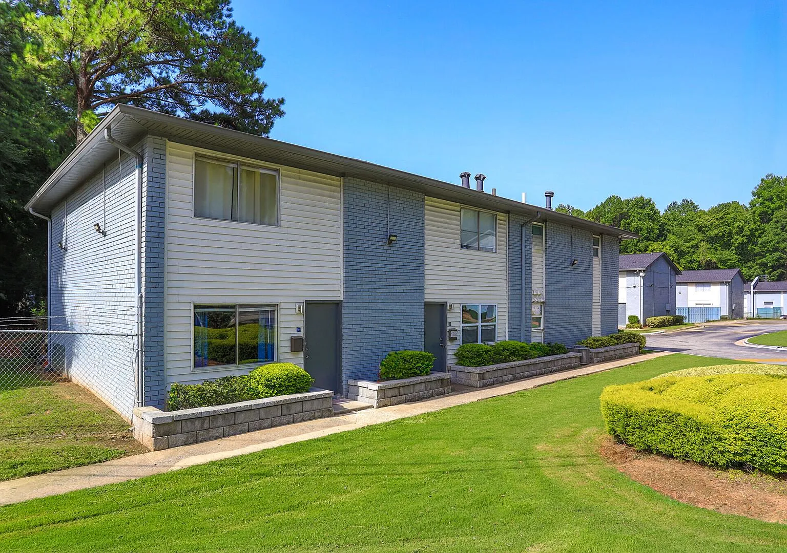 Crystal Townhomes — Photo 4
