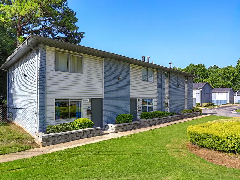 Crystal Townhomes — Photo 4