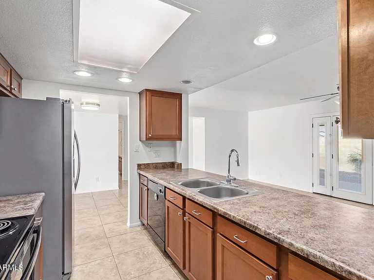 3929 S Pine St — Photo 6