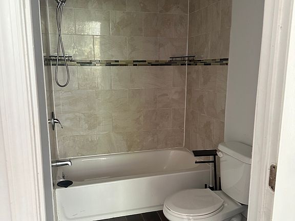 3rd image of 1033 Chestnut St #2