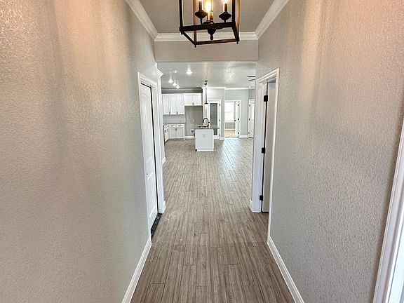 2nd image of 1611 Sideoats Ln