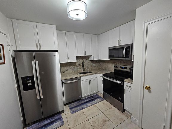 5th image of 22605 SW 66th Avenue #114