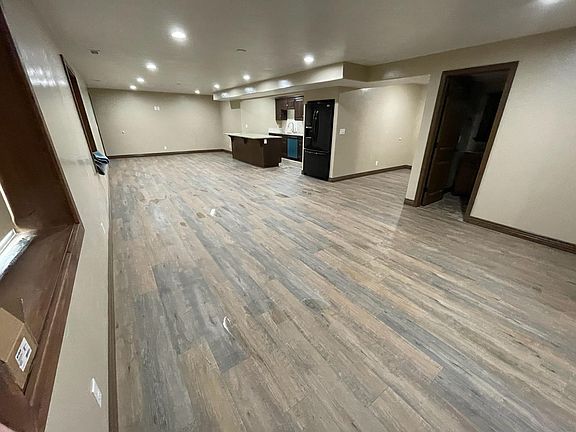 Spacious Living Room/Dining Room