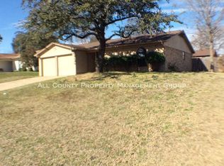 1421 Augusta Rd, Benbrook, TX 76126