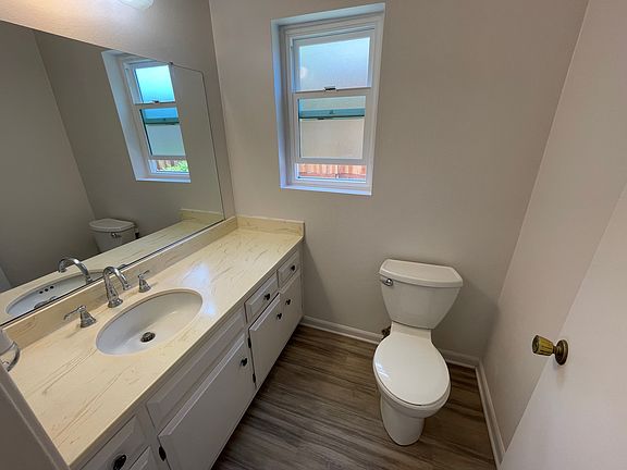 5th image of 7369 Elmhurst Pl