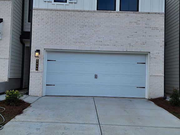 3rd image of 2050 Underwood Dr