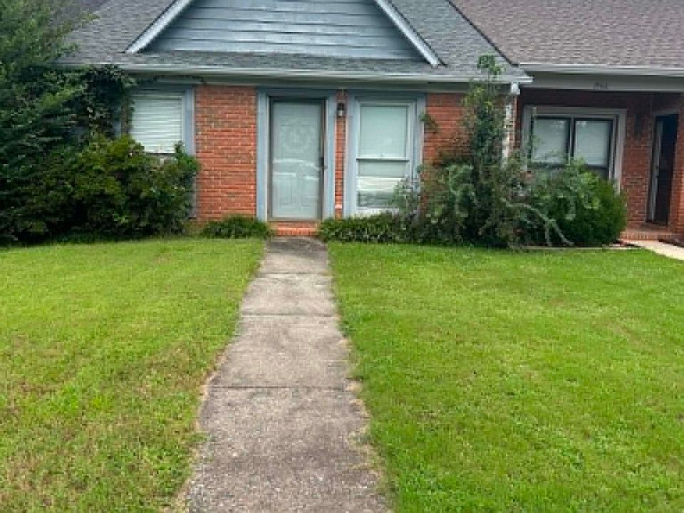 1st image of 1966 E Brownstone Ct SW