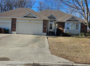 414 Eagle Glen Dr, Raymore, MO 64083