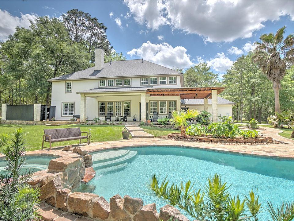 1st image of 15508 Crown Oaks Dr