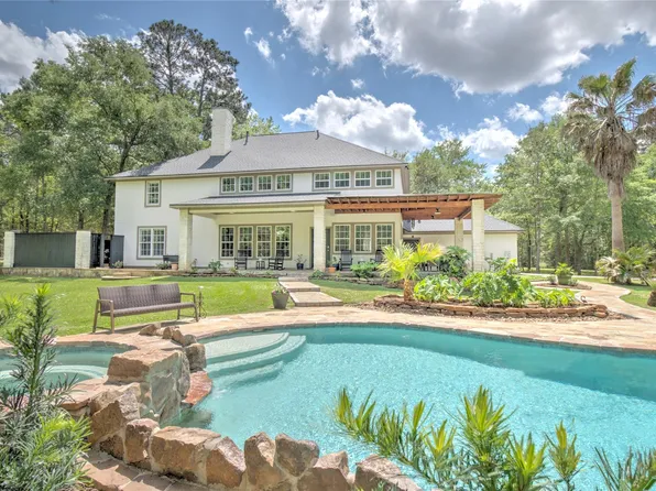 15508 Crown Oaks Dr, Montgomery, TX 77316