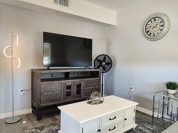 3rd image of 3642 N Tres Lomas Dr