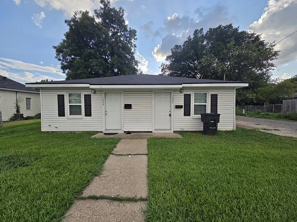 1007 Traffic St #1007