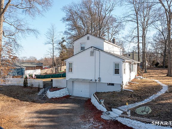3rd image of 10 Beach Park Road
