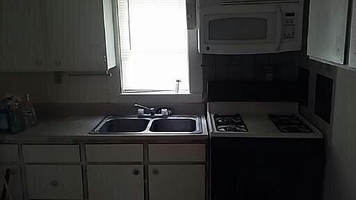 2nd image of 527 N Main St