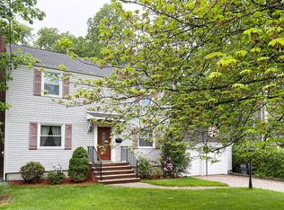 33 Mounthaven Dr, Livingston, NJ 07039