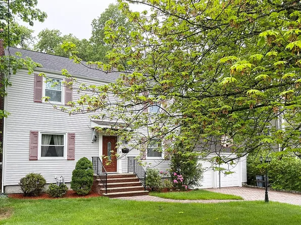 33 Mounthaven Dr, Livingston, NJ 07039