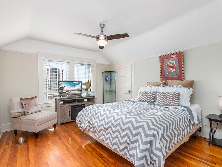 3723 Texas St — Photo 11