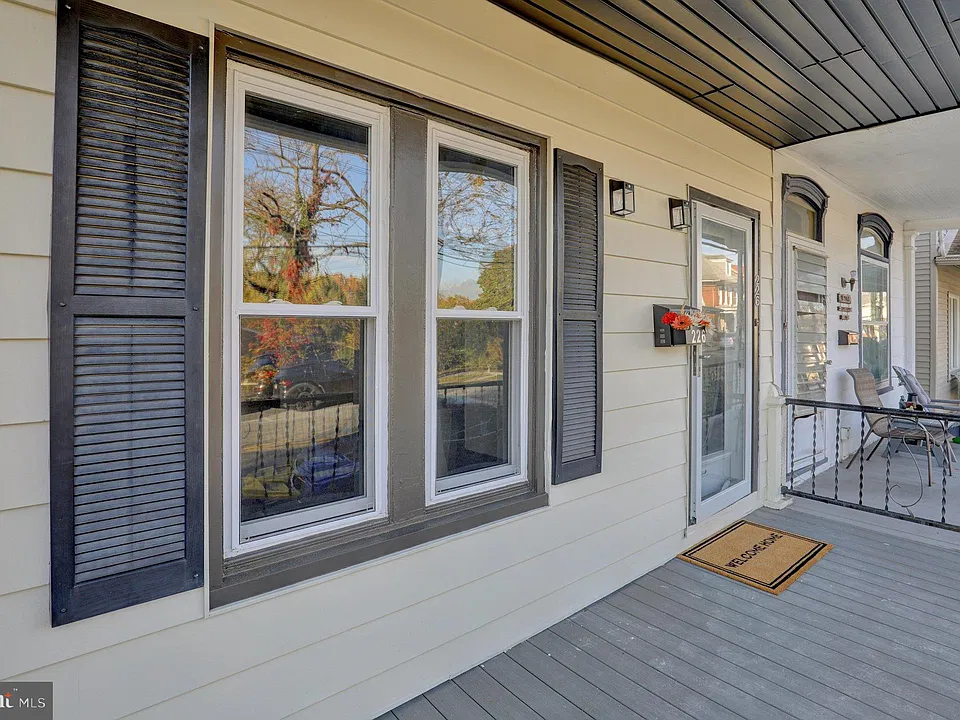 226 E High St