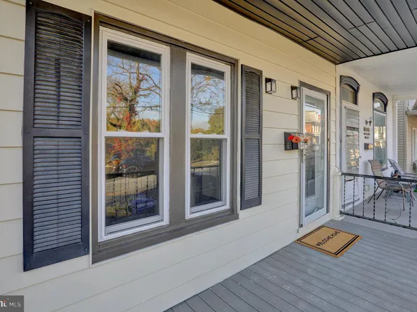 226 E High St, Womelsdorf, PA 19567