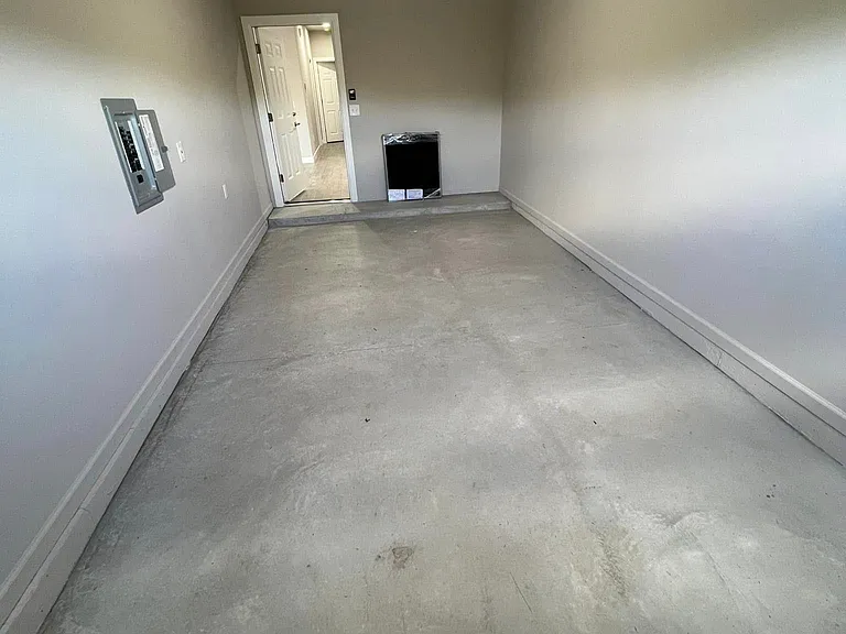 318 Delta Dr — Photo 12
