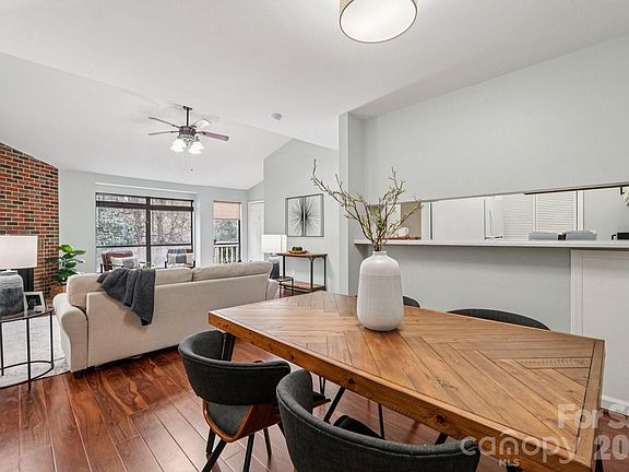 2nd image of 1606 Sharon Rd W APT 40