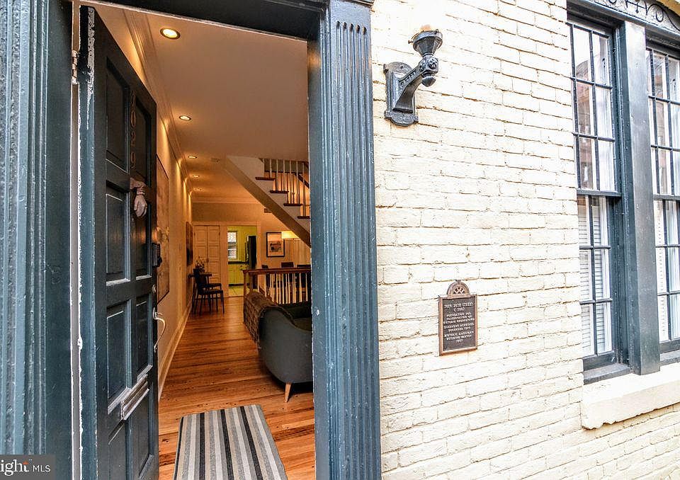 1st image of 1029 30th St NW