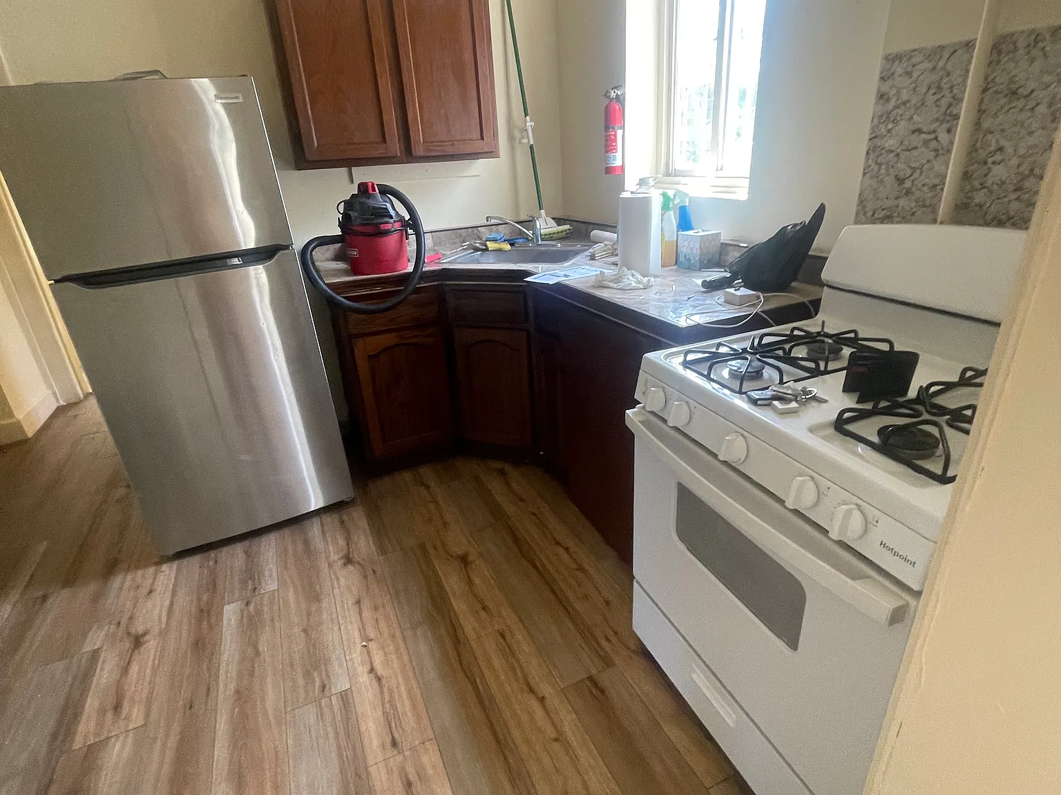 3 bed, 800 sqft, $3,700 — Photo 1