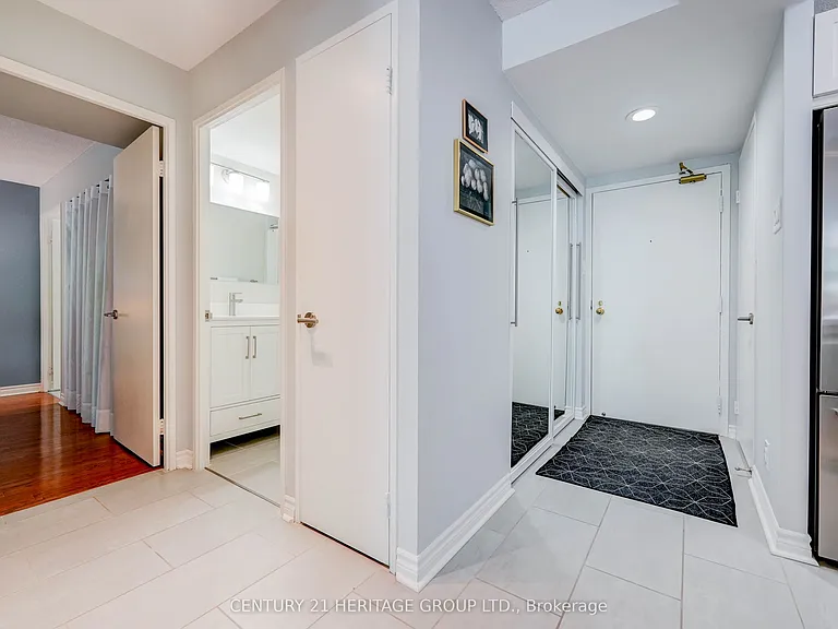 92 King St E #207 — Photo 6