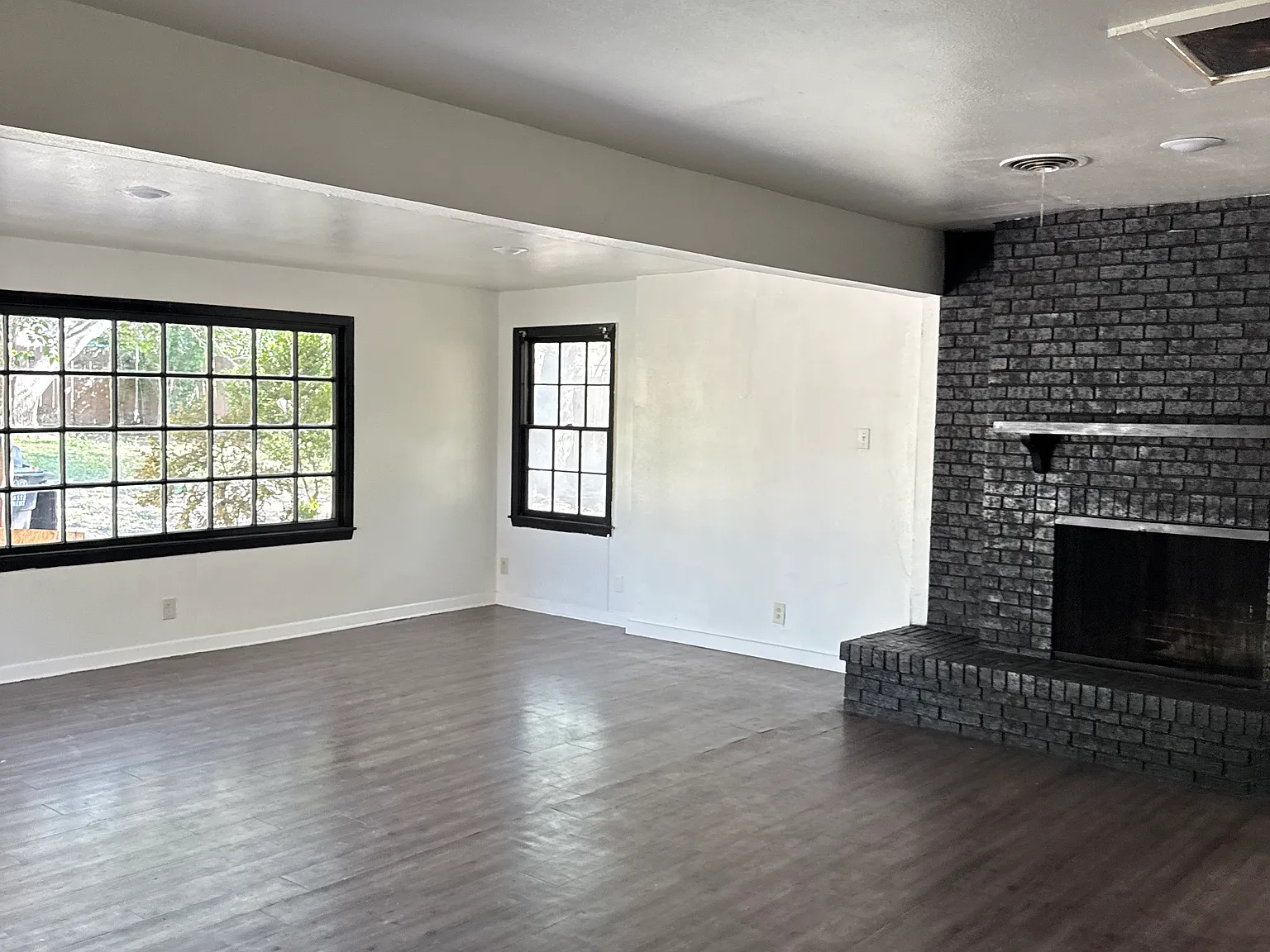 2715 Belvoir Dr — Photo 1