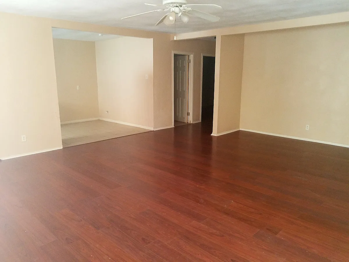 Building Photo - 269 N San Joaquin Ave #2