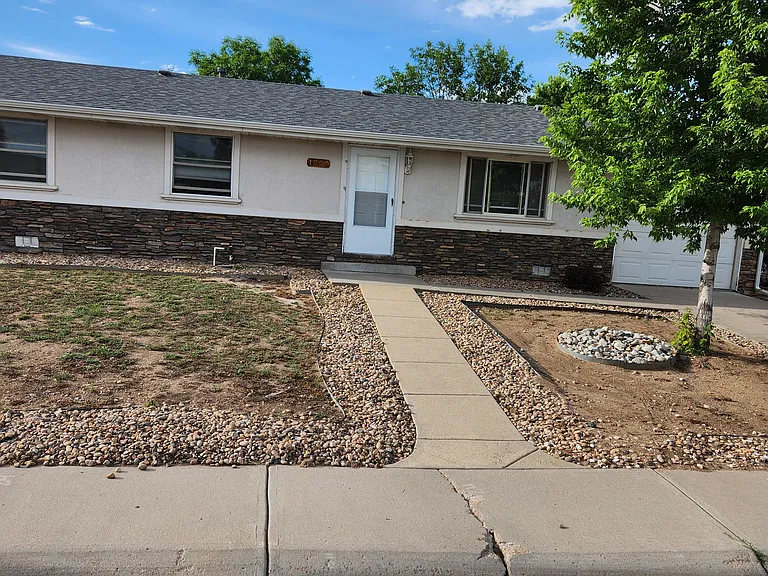 1007 Village Dr — Photo 6