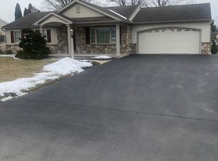 125 N Line Rd, Stevens, PA 17578