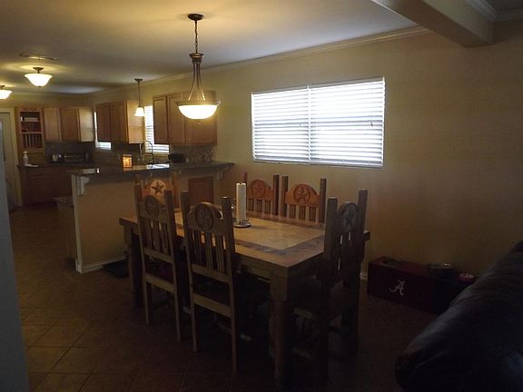 5th image of 1731 W Avenue F