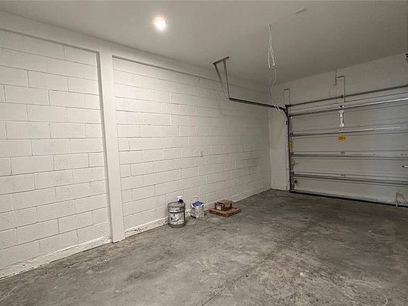 5th image of 1108 Lakeshore Breeze Pl