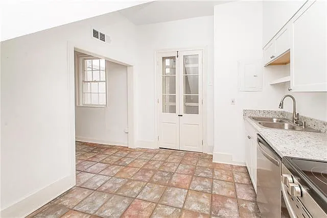535 Governor Nicholls St — Photo 12