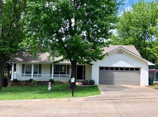 2518 N Hampton Ct, Fayetteville, AR 72703