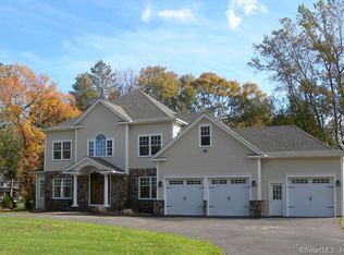 4 Bear Den Ests, Trumbull, CT 06611